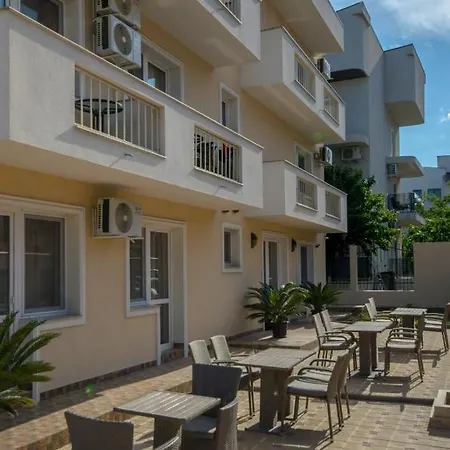 Pensiunea Sasha בית הארחה 3*